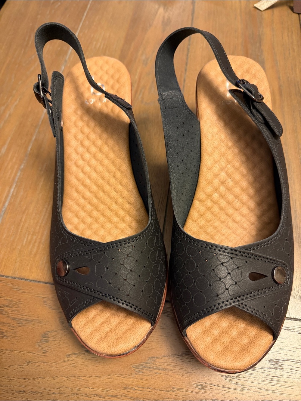 Comfort Slingback Peep-Toe Sandals in Black